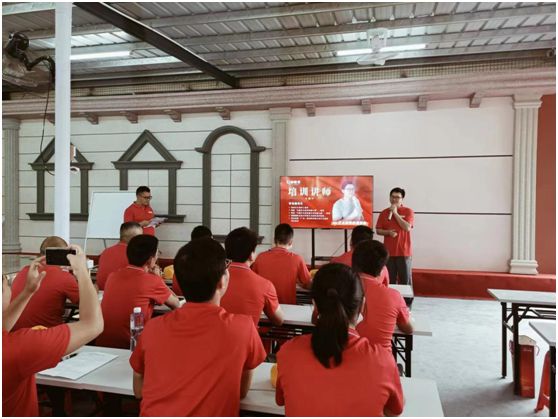 林德漆首期“建筑涂裝工、藝術涂裝師”專業(yè)技能培訓圓滿結束